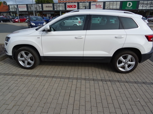 Skoda Karoq 2.0 TDI DSG 1.Hd. Gar. Wagen 16.500 km, TÜV bis 2 26,  per sofort          