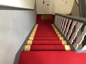 Werten Sie Ihr Altbau Treppenhaus mit Treppenläufer aus Kokos Sisal auf