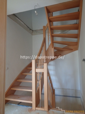 Treppen, Holztreppen, Bolzentreppen, Massivholztreppen aus Polen Bild 12