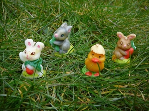 sehr schöne Figuren zu Ostern und Dekoration Hasen, Kerzen-Figuren, Marienkäfer, Küken Bild 1