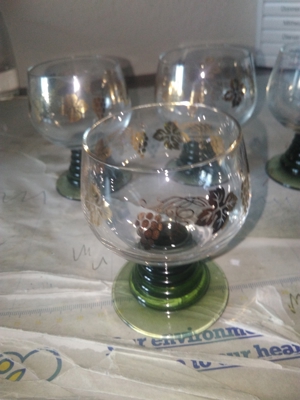 4 x Weinrömer mit grünem Fuß Bild 3