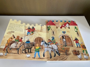 Mein erster Besuch auf der Ritterburg wie Neu, lag bei der Oma Bild 2