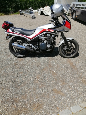 Honda CBX 750 F RC17 Bild 2