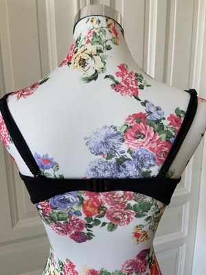 Schwarzes Bikinioberteil, großes Körbchen: 44 Bild 2