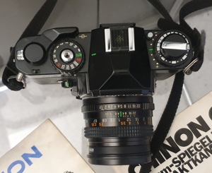 Chinon CE4 35mm Spiegelreflex Kompaktkamera + Objektiv + Ledertasche Bild 2