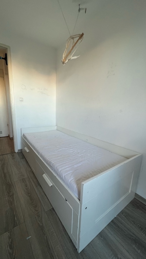 BETT weiß 200 x 80 cm, ausziehbar auf 160 cm, Modell Brimnes (IKEA) Bild 2