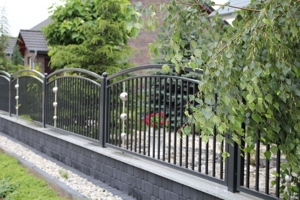 Zaun aus Polen geschmiedeter Stahl Zäune Gartenzäune Gartenzaun Aluminium Tore Gartentore Gatter Bild 7