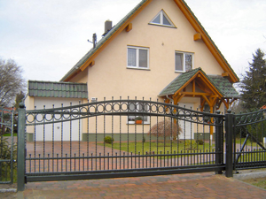 Zaun aus Polen geschmiedeter Stahl Zäune Gartenzäune Gartenzaun Aluminium Tore Gartentore Gatter Bild 13