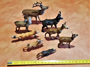 8 alte, handbemalte handverzierte Ton Wald-Tiere bespielt ca.1950