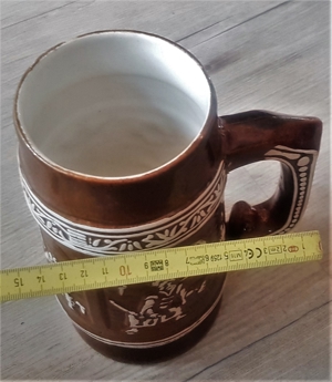 alter Ton-Bierkrug mit Wirtshaus  Bierkeller-Motiv Bild 5