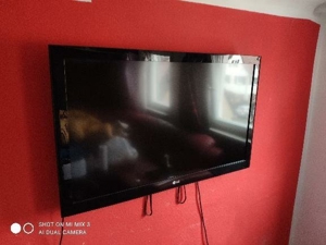 TV LG 42 Zoll mit Wandhalterung