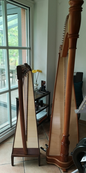 Reise-/Harfe, 7kg, 34 Saiten, Tonabnehmer, Klappfuß, Tasche, gerade eingespielt, neuwertig! Bild 2