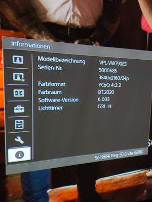 Sony VLP-VW790ES Highend Heimkino Projektor schwarz Bild 2