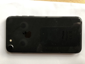 IPhone 8 mit Handyhülle Bild 2