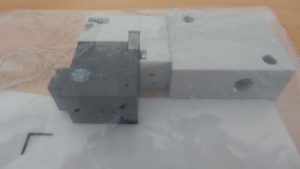 FESTO Festo Magnetventil VOVG-L10-M32C-AH-M5-1H2 neu OVP