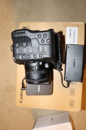 Canon EOS C70 Cinema Camera 2 Akkus, 256 sd Karte, Videoleuchte, Speed Booster Bild 2
