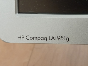 Monitor 19 zoll HP Compaq LA1951g 1280x1024 LC, VGA, DVI, USB. Bild 2