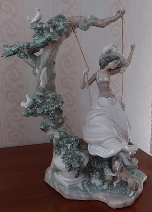 Viktorianisches Mädchen auf Schaukel LLadro Figur, ohne Beschädigung