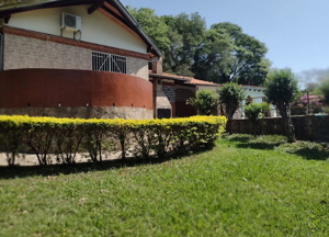Zwei Häuser mit Pool und großem Grundstück in Pirayu / Paraguay Bild 7