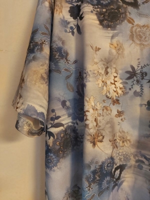 Nicoletta T-Shirt mit Blumen Bild 3