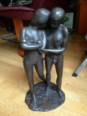 Kurt Moser (1926 - 1982) - Bronze-Skulptur - Nackter Knabe und nacktes Mädchen Bild 3