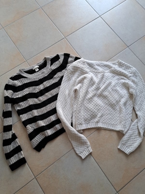 Zwei Strickpullover in S