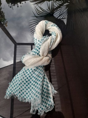 Schöner Schal aus 100% Leinen