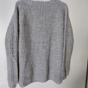 Pullover in grau Bild 3