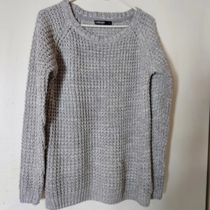 Pullover in grau