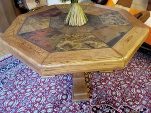 Massiver Eichenholztisch mit Schieferplatten Bild 2