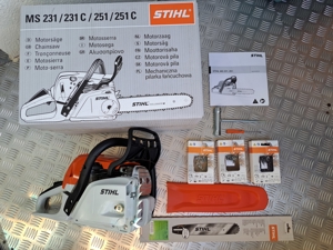 Stihl Benzin-Kettensäge MS 231, inkl. 3 Sägeketten, mit 2,7 PS, Schienenlänge 35 cm. neu - unbenutz