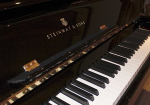 Klavier Steinway & Sons R-137, schwarz poliert , neuwertig restauriert, 5 Jahre Garantie Bild 3
