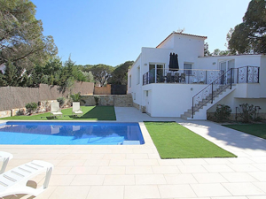 Spanien Costa Brava bei Lloret de Mar Ferienhaus für 8 Personen privater Pool zu vermieten Bild 4