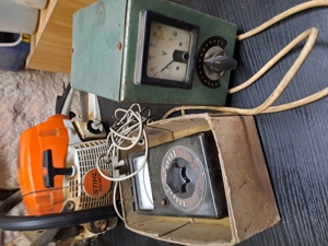 2 alte Messgeräte