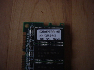 256 MB SD-RAM 168-pin PC-133 DIMM=ME Hyundai HY57V28820HTC-H Kostenloser Versand Bild 5
