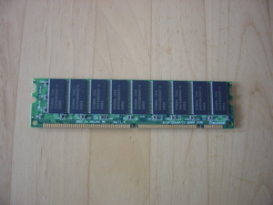 256 MB SD-RAM 168-pin PC-133 DIMM=ME Hyundai HY57V28820HTC-H Kostenloser Versand