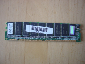 256 MB SD-RAM 168-pin PC-133 DIMM=ME Hyundai HY57V28820HTC-H Kostenloser Versand Bild 2