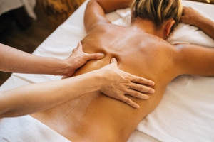 Massage gratis für die Frau