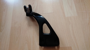 Harley Davidson Softail Street Bob Fußrastenhalter rechts NEU Bild 2