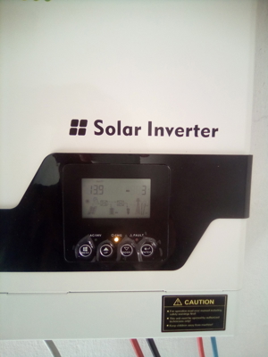 Hybrid Solar Wechselrichter (Inverter) Bild 3