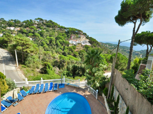 TOP Spanien Ferienhaus Costa Brava für 18 Personen privater Pool und Meerblick zu vermieten Bild 2
