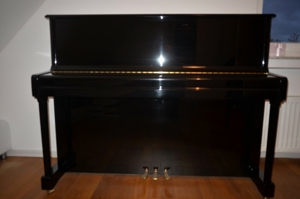 YAMAHA - Piano - Klavier - Modell V 118 N-T - schwarz poliert