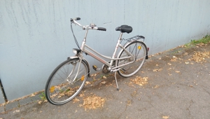 Ein gebrauchtes ALU-Damenrad zu verkaufen Bild 2