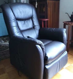 TV-Relax-Sessel mit Fernbedienung. Bild 3