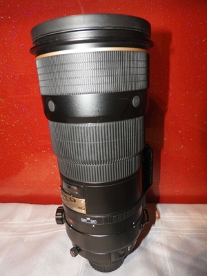 Nikon AF-S Nikkor 300 mm F2.8G ED VR-Objektiv mit Gurt Bild 2