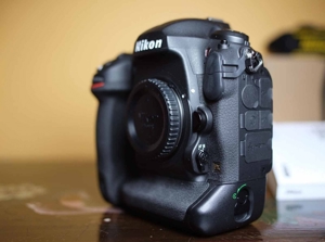Nikon D5 XQD Version, wie fabrikneu, 2260 Auslösungen, Kauf 9.8.2016, OVP, Gar Bild 3