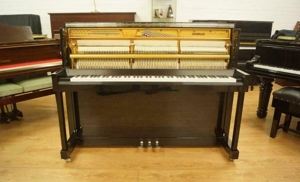 Brandneues Ritmüller Klavier mit schwarzem Glanz Bild 5