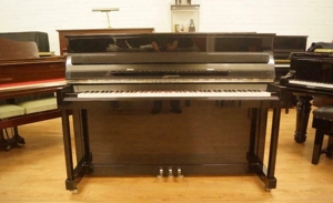 Brandneues Ritmüller Klavier mit schwarzem Glanz Bild 1