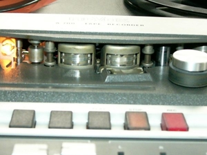 ReVox A700 Bandmaschine überarbeitet mit Rechnung und Plexiglasabdeckung Bild 4
