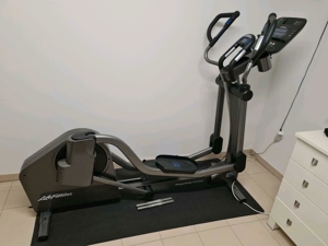 Crosstrainer Life Fitness E5 Track+ (wie neu)